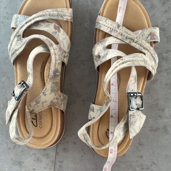 CLARKS Brynn Ave Sandal multi colored straps padded cork footbed 1” heel size 10 - Picture 13 of 14